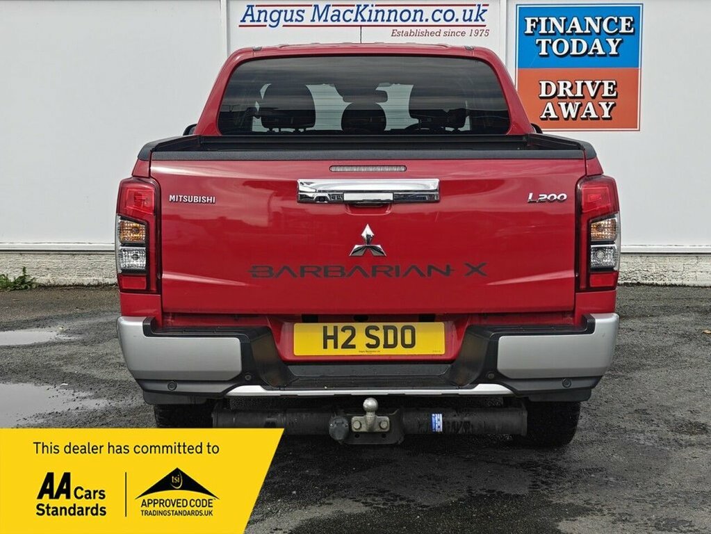 Mitsubishi L200 Pickup Red #6