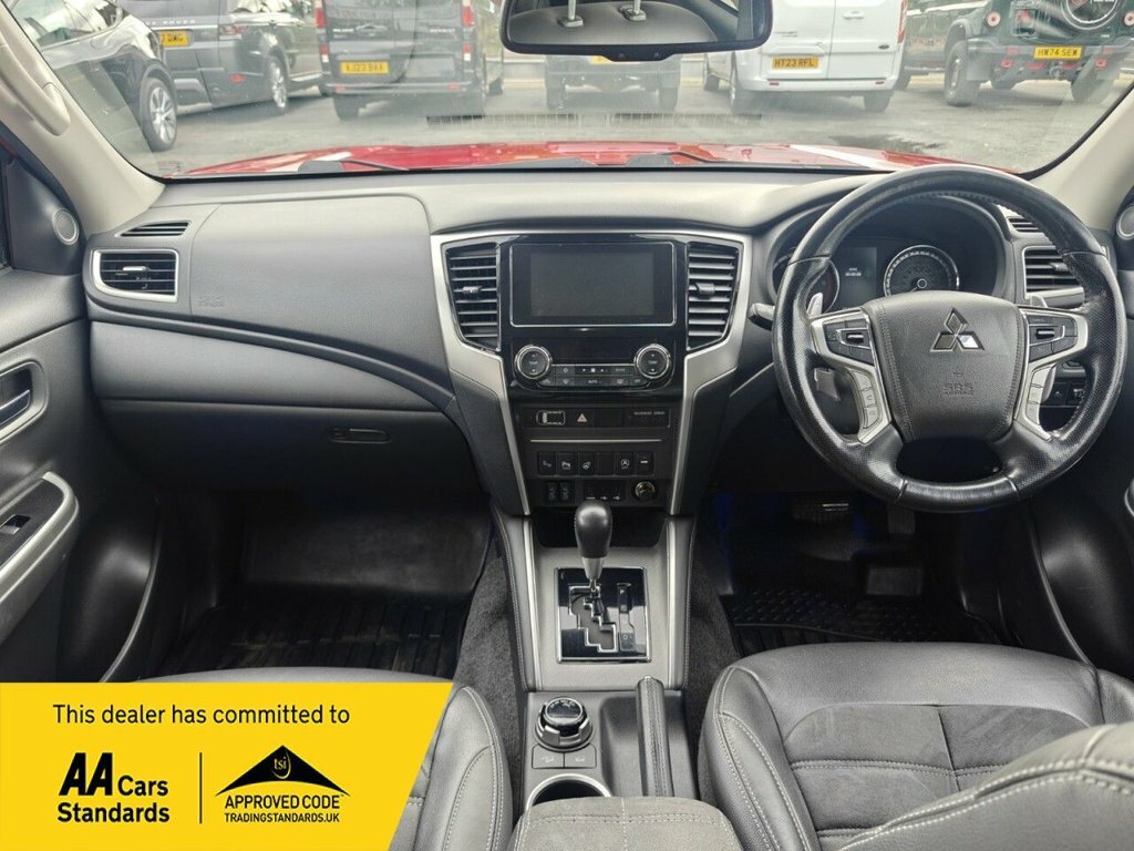 Mitsubishi L200 Pickup Red #2