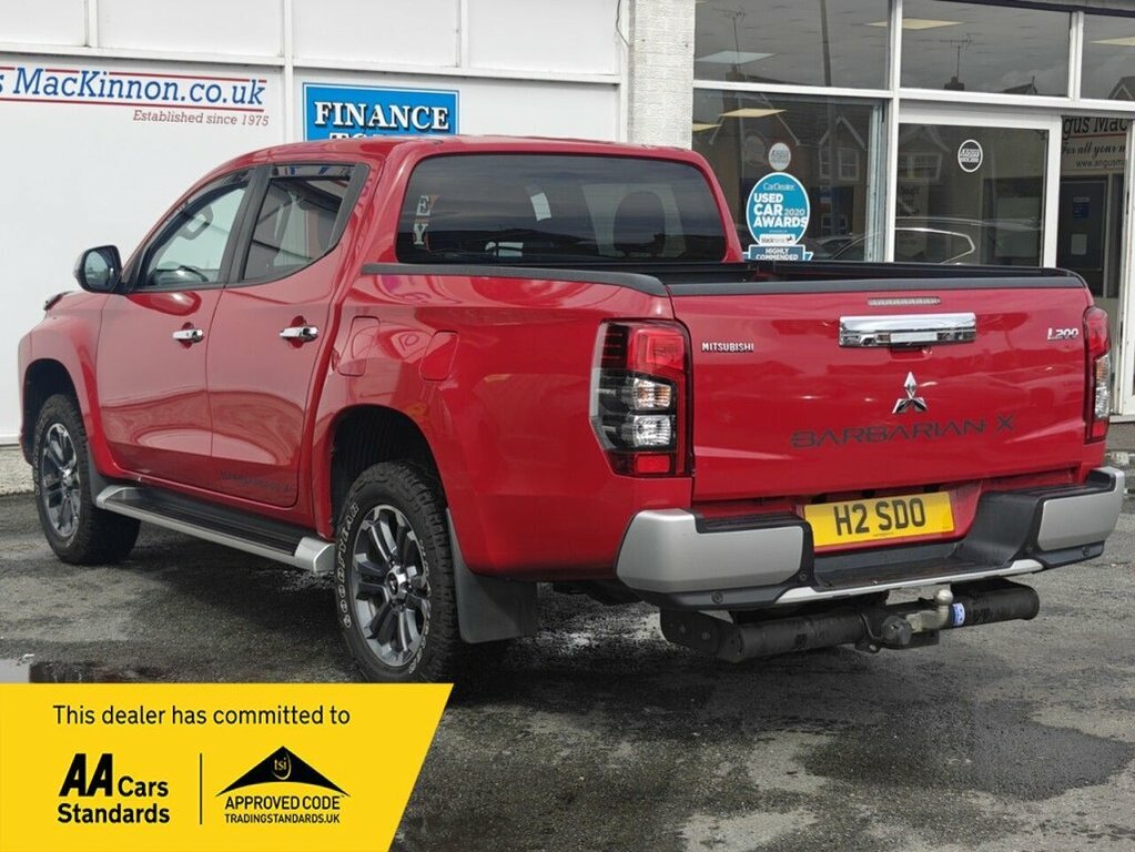 Mitsubishi L200 Pickup Red #5