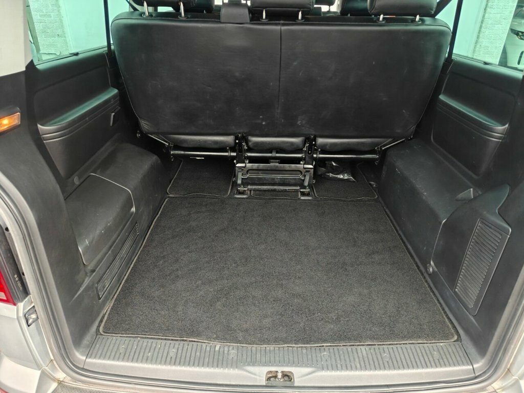 Volkswagen Transporter Shuttle 2.0 Tdi Bmt 84Ps S Minibus Grey #32