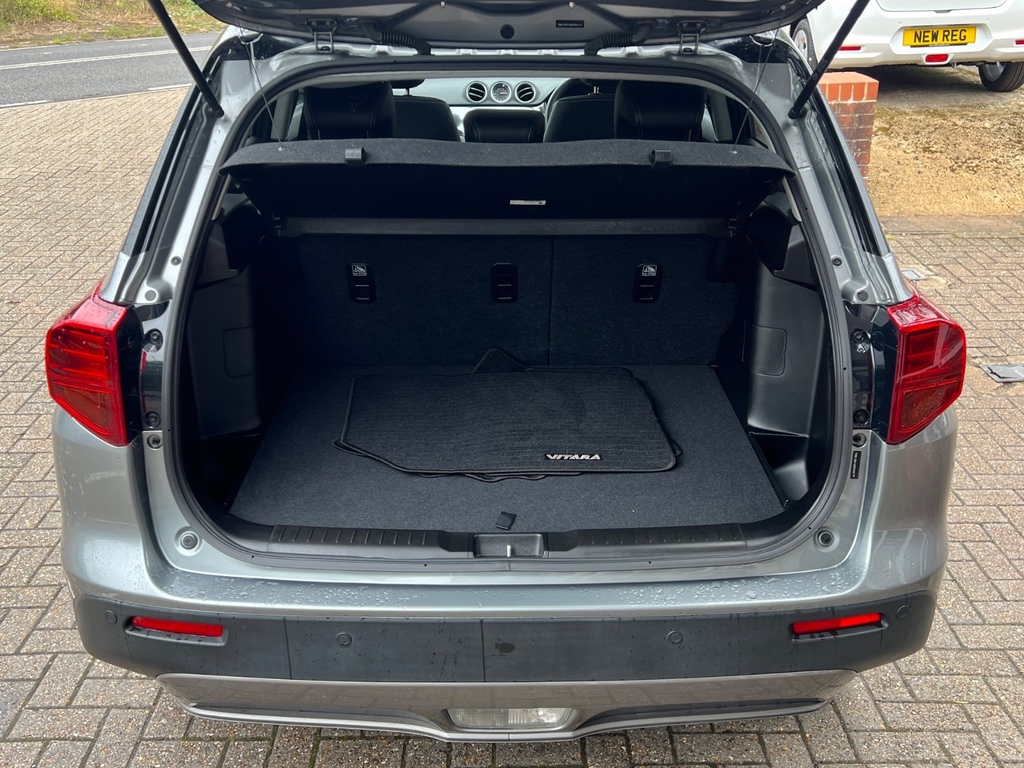 Suzuki Vitara 1.4 Boosterjet 48V Hybrid Sz5 Grey #4