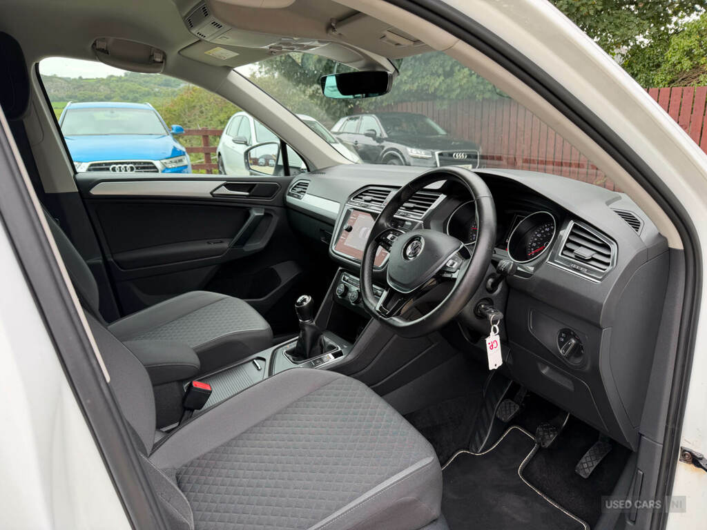 Volkswagen Tiguan Se Navigation Grey #7