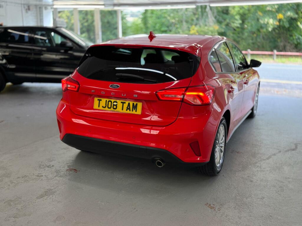 Ford Focus Titanium Red #5