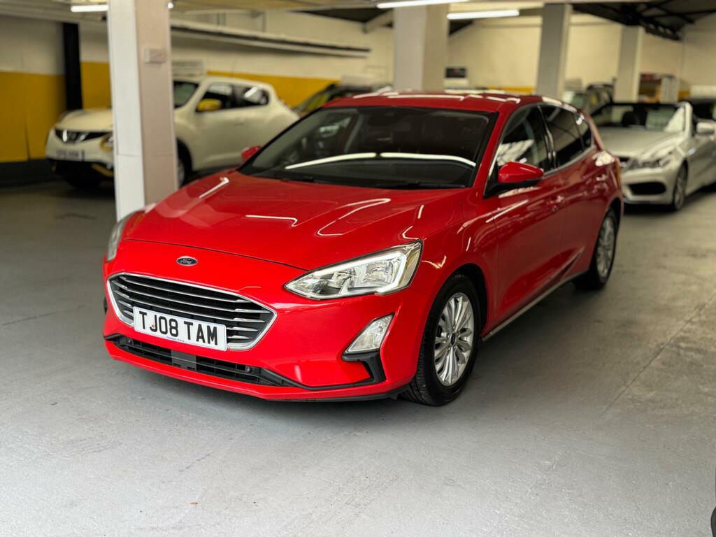 Ford Focus Titanium Red