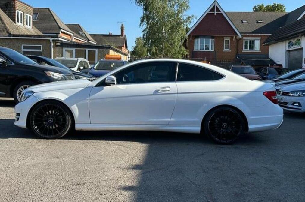 Mercedes-Benz C Class Black #1