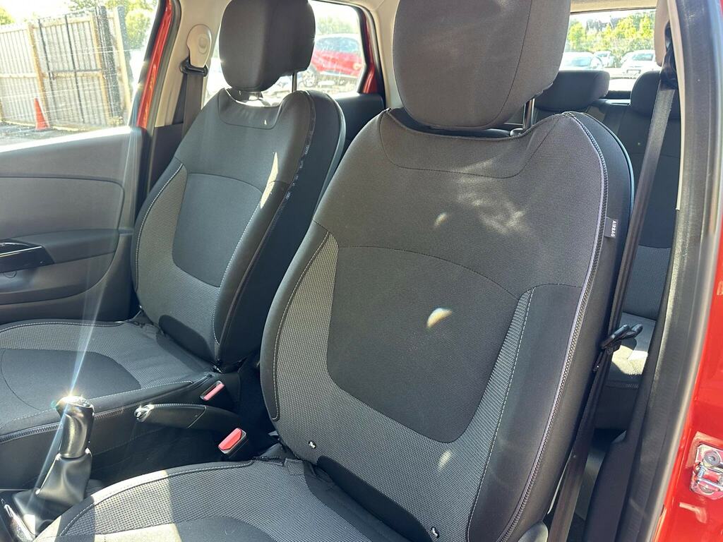 Renault Captur 0.9 Tce 90 Signature Nav Silver #23