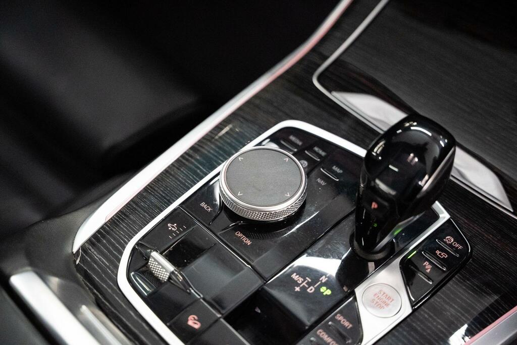 BMW X7 X7 M50d Grey #32