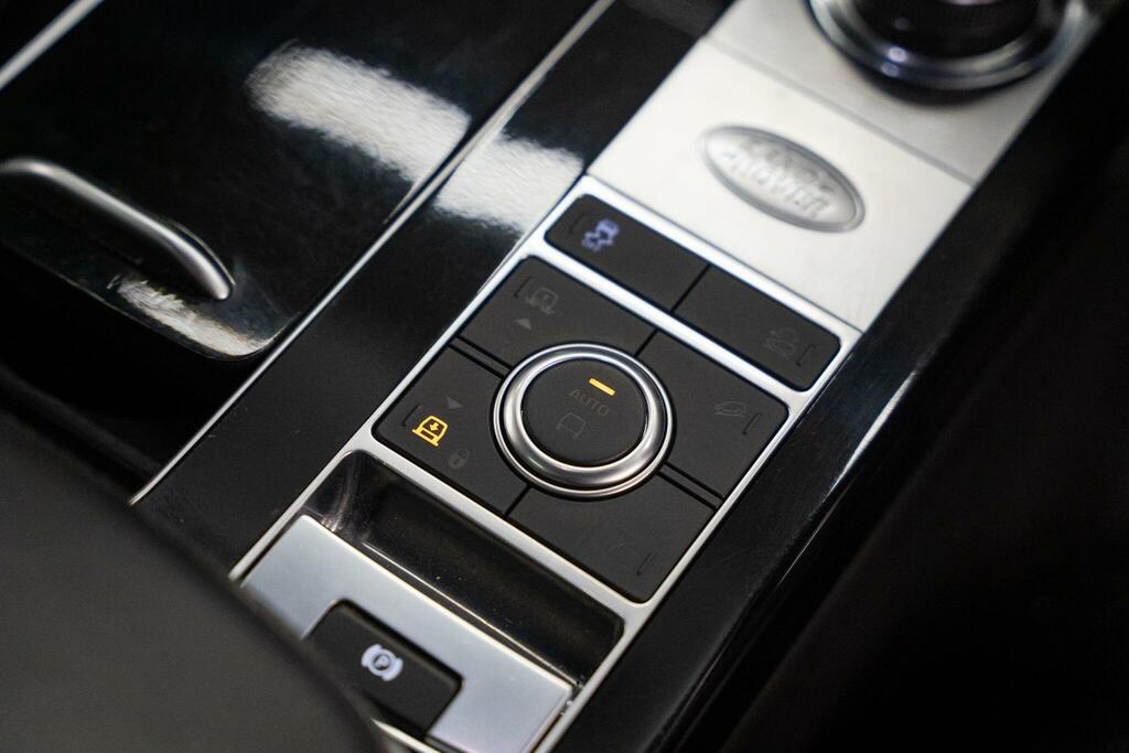 Land Rover Range Rover R-dynamic S White #35