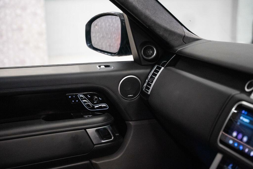 Land Rover Range Rover R-dynamic S White #26
