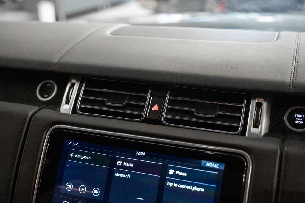 Land Rover Range Rover R-dynamic S White #30