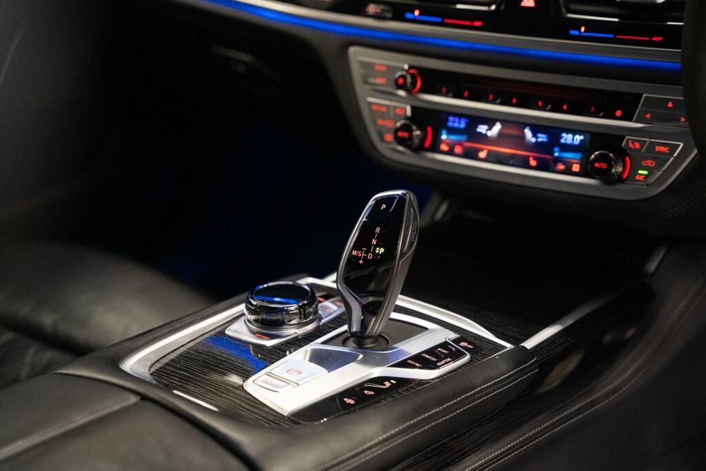BMW 7 Series 3.0 730D Xdrive Black #27