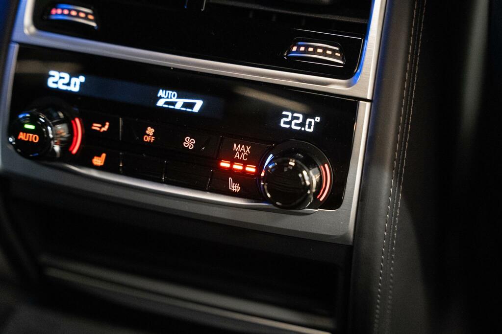 BMW 7 Series 3.0 730D Xdrive Black #33