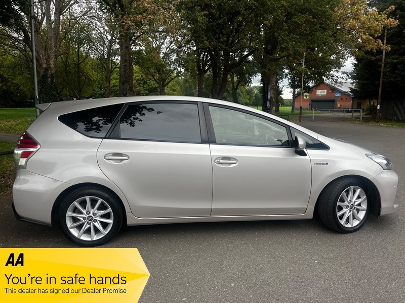 Toyota Prius Mpv Brown #8