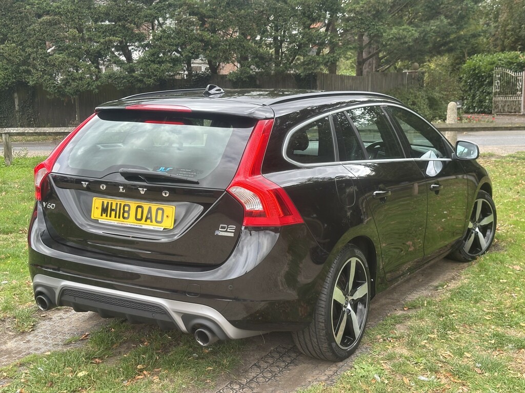 Volvo V60 2.0 R-design Nav D2 Black #4