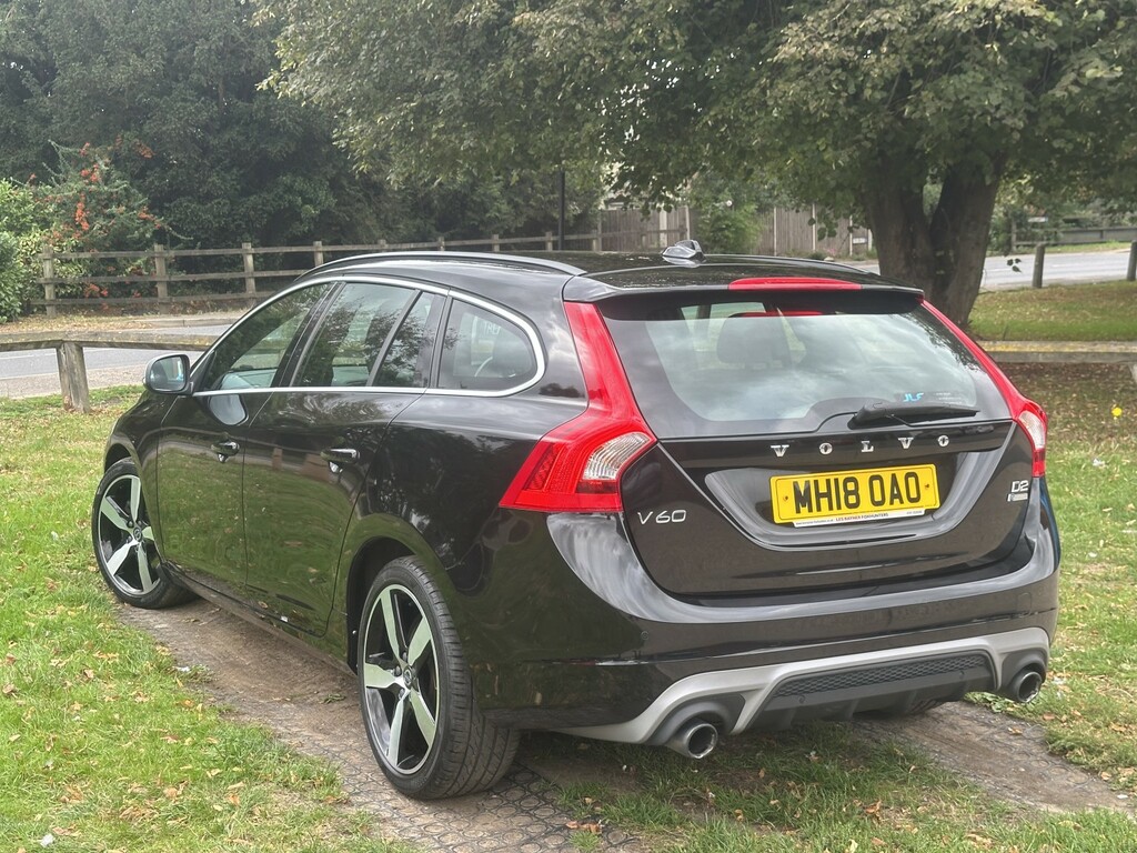 Volvo V60 2.0 R-design Nav D2 Black #3