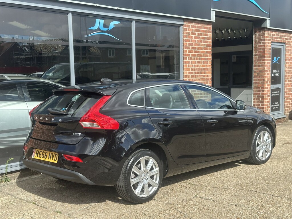 Volvo V40 Hatchback 2.0 D2 R-design Euro 6 Ss 20161 Black #17