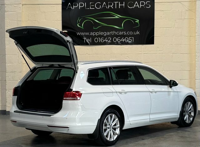Volkswagen Passat Tdi Bluemotion Tech Se White #4