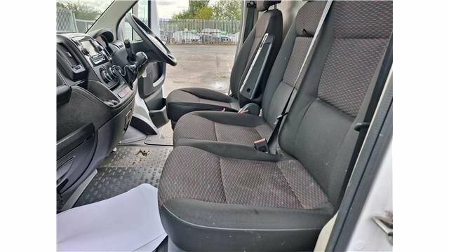 Vauxhall Movano 2.2L Dynamic White #12