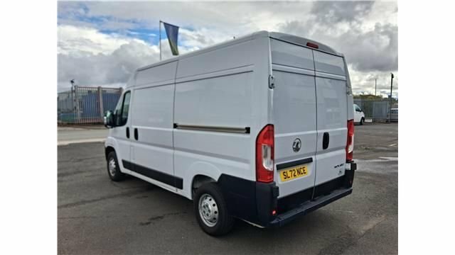 Vauxhall Movano 2.2L Dynamic White #4