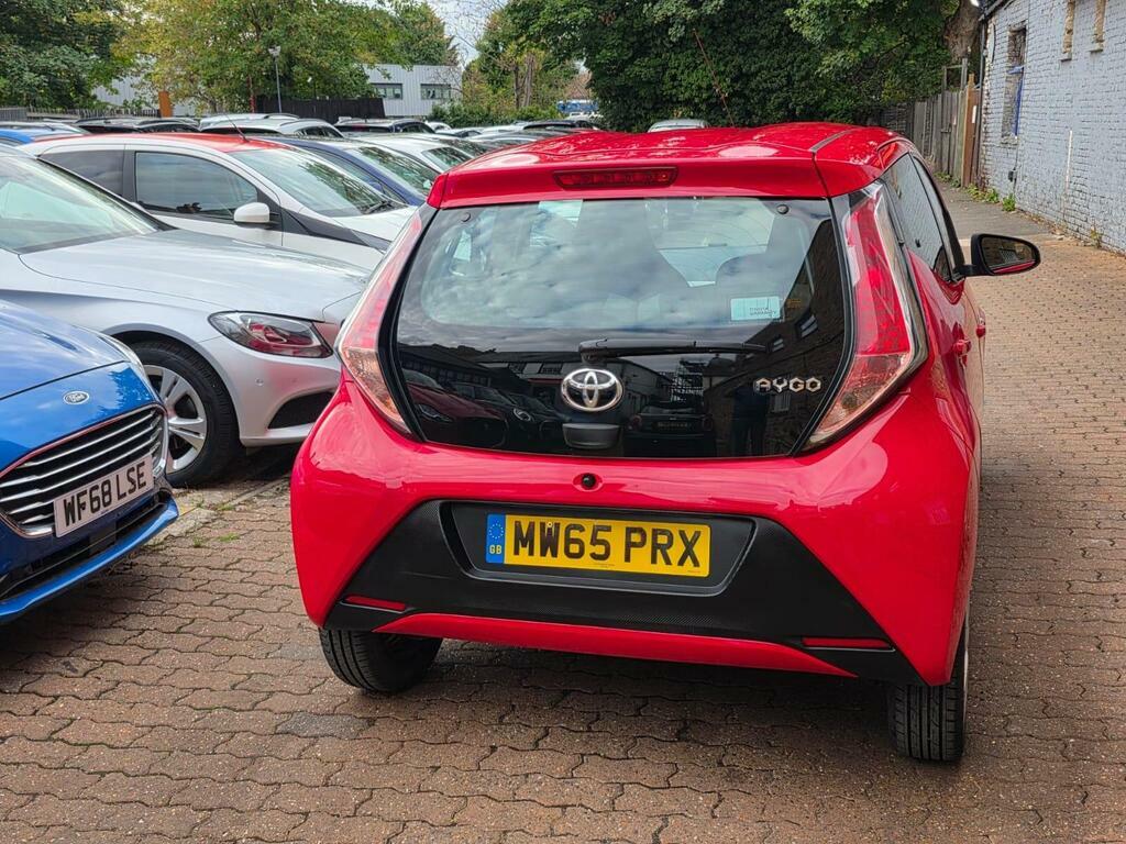 Toyota Aygo 1.0 Vvt-i X-play Euro 5 Red #4