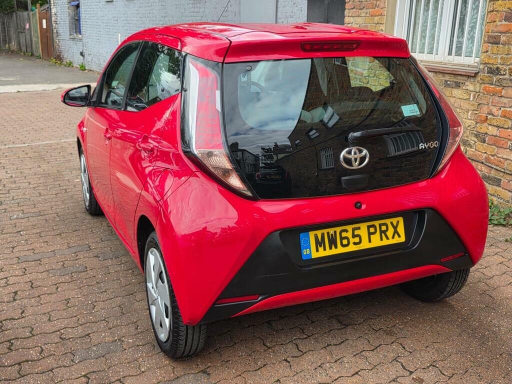 Toyota Aygo 1.0 Vvt-i X-play Euro 5 Red #3
