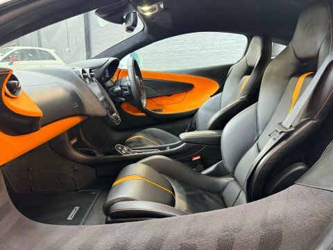 McLaren 570S  Black #32