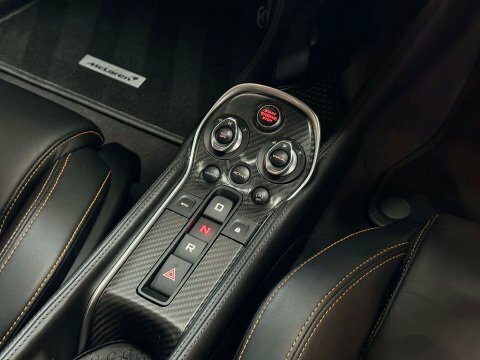 McLaren 570S  Black #33