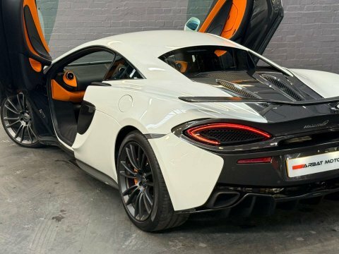 McLaren 570S  Black #16