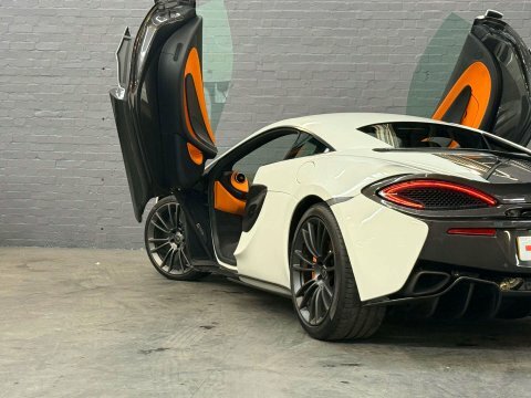 McLaren 570S  Black #17