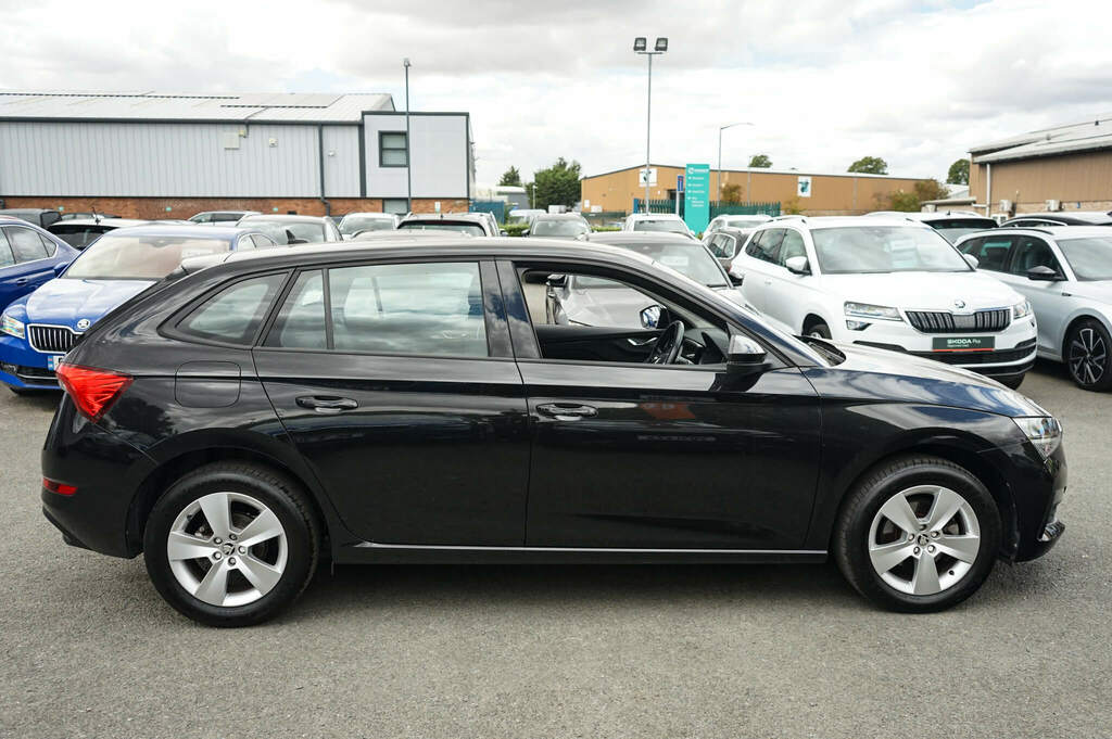 Skoda Scala 1.0 Tsi 110 Se Black #4