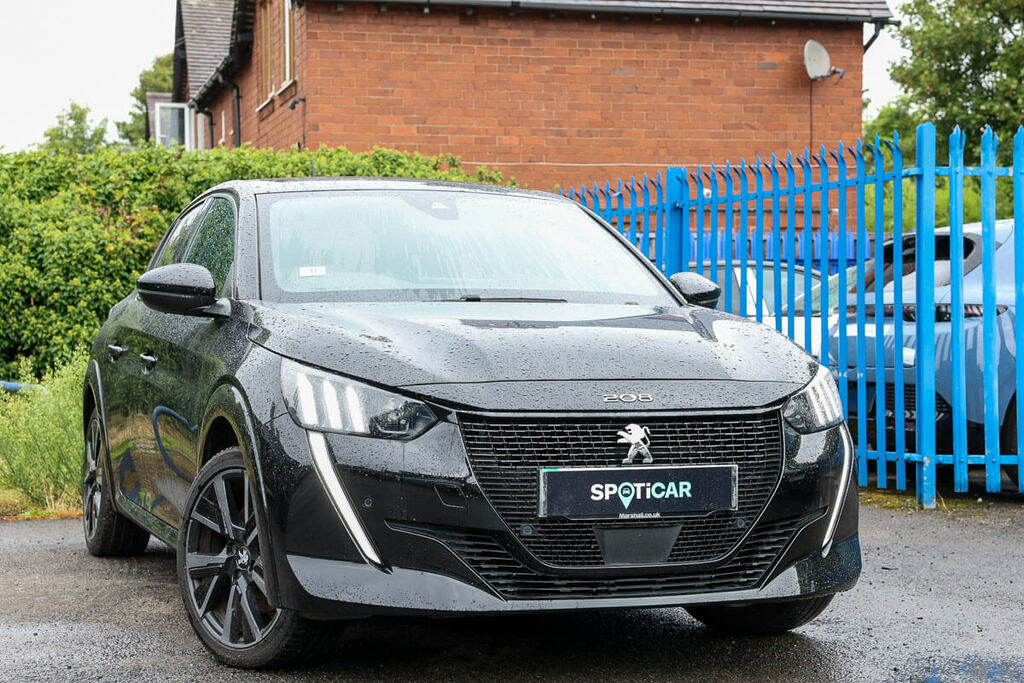 Peugeot e-208 100Kw Gt 50Kwh Black