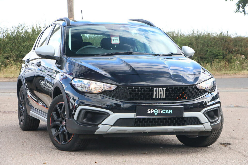 Fiat Tipo 1.5 Hybrid 48V Cross Garmin Ddct Black