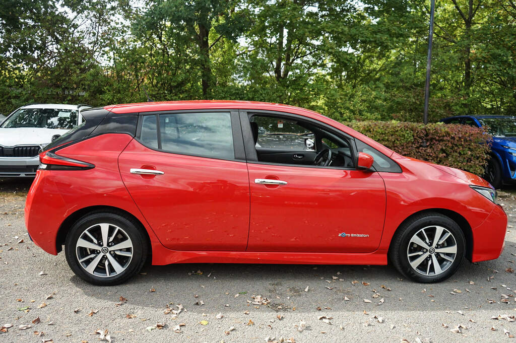 Nissan Leaf 110Kw Acenta 40Kwh BD19GYR Red #4