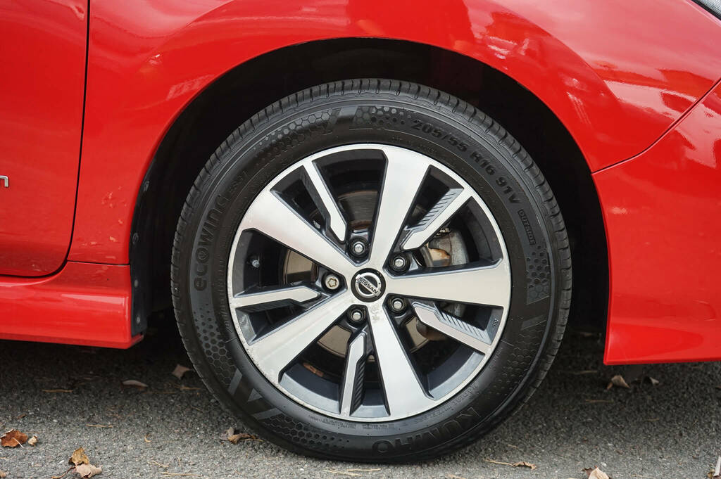 Nissan Leaf 110Kw Acenta 40Kwh BD19GYR Red #5