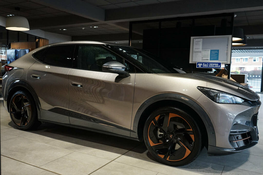 Cupra Tavascan 210Kw V2 77Kwh Beige #4