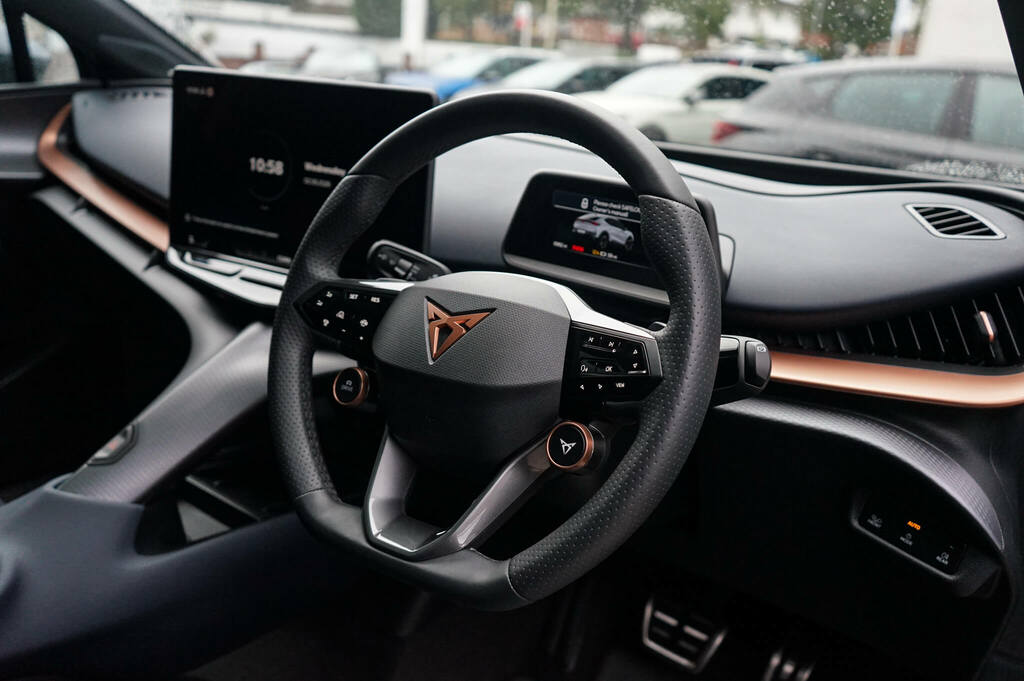 Cupra Tavascan 210Kw V2 77Kwh Beige #6