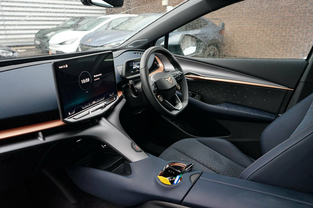 Cupra Tavascan 210Kw V2 77Kwh Beige #2