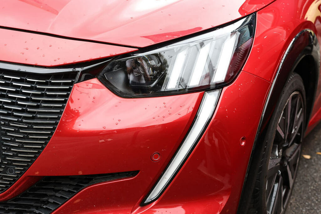 Peugeot 208 1.2 Puretech 130 Gt Eat8 Red #5