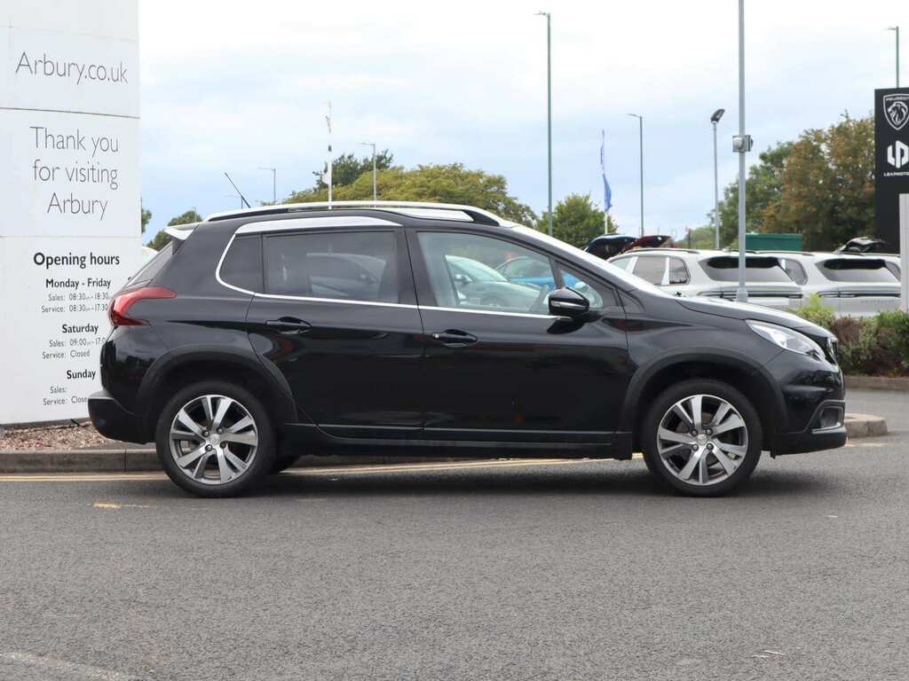 Peugeot 2008 1.2 Puretech 110 Allure Premium Black #3