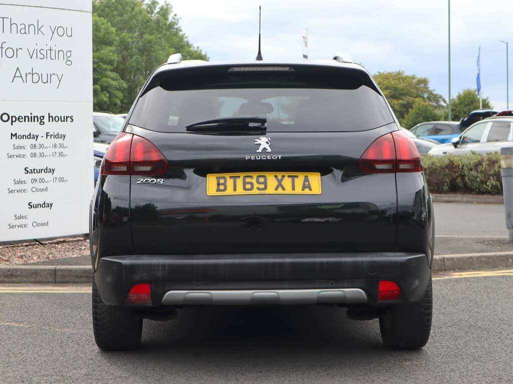 Peugeot 2008 1.2 Puretech 110 Allure Premium Black #5