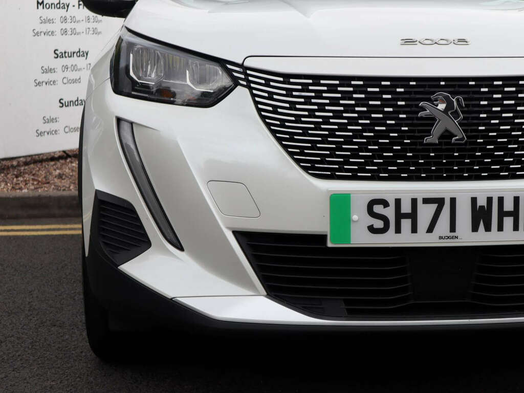 Peugeot e-2008 100Kw Allure 50Kwh White #6