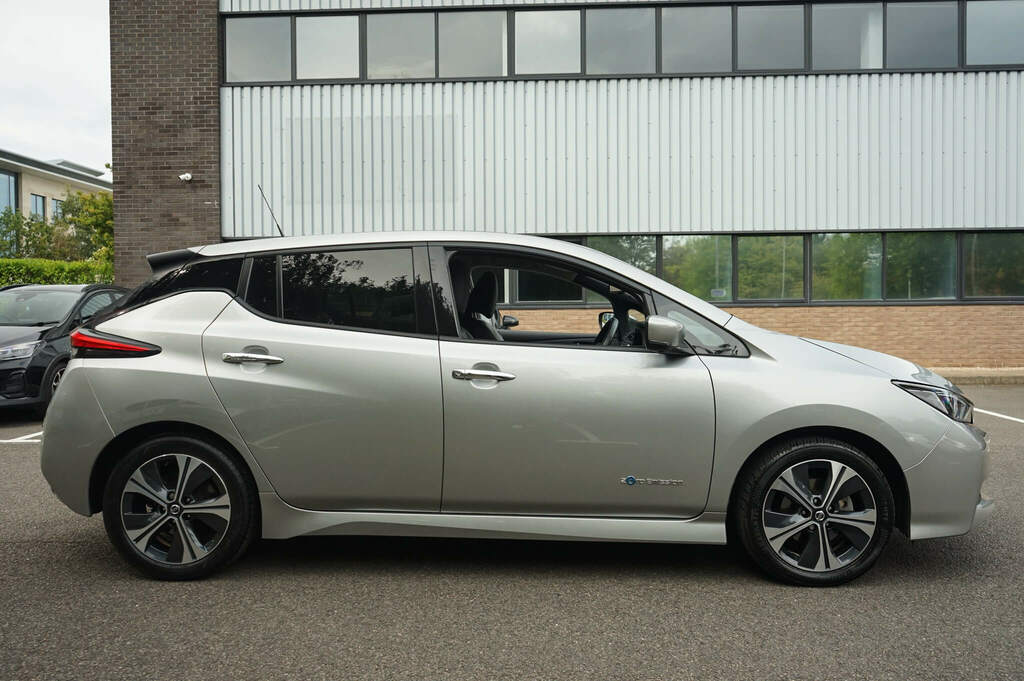 Nissan Leaf 110Kw N-connecta 40Kwh BG20YLN Silver #4