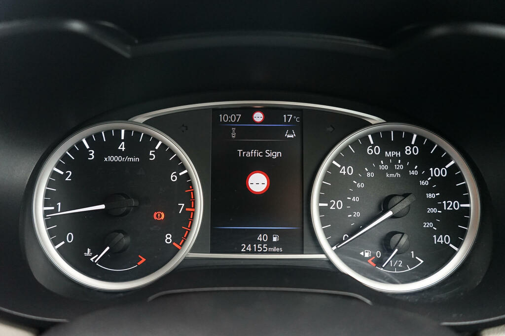 Nissan Juke Dig-t Acenta Red #41