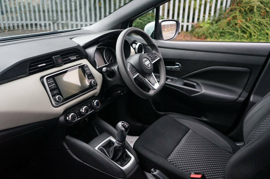Nissan Juke 1.0 Dig-t Acenta Premium Revised White #2