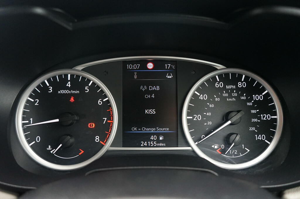 Nissan Juke Dig-t Acenta Red #22