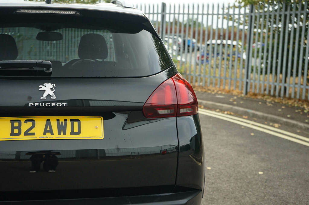 Peugeot 2008 Active Grey #12