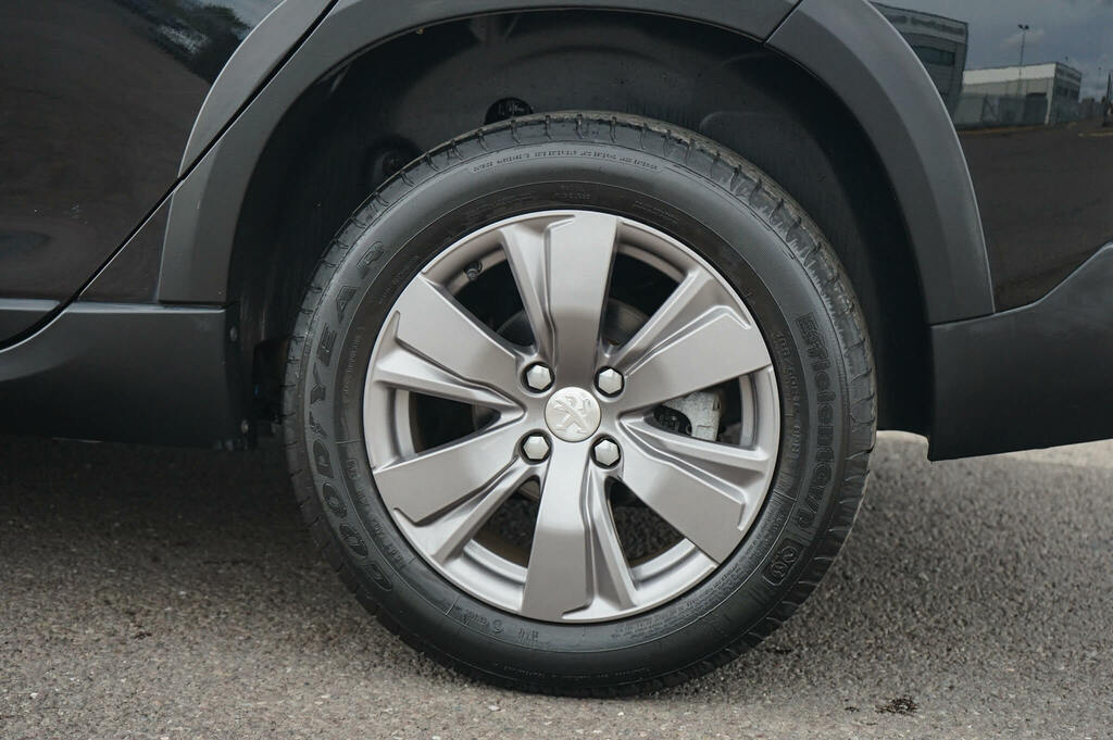 Peugeot 2008 Active Grey #20
