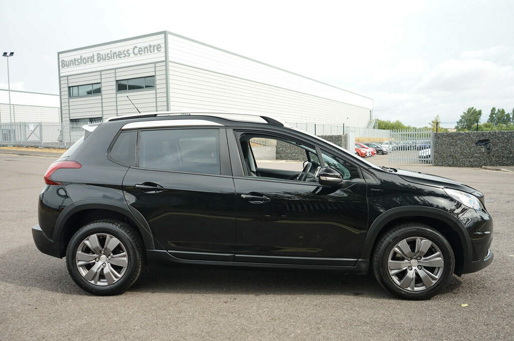 Peugeot 2008 1.2 Puretech 110 Signature Black #3