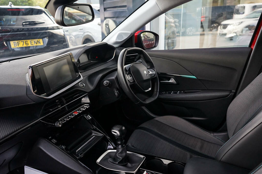 Peugeot 208 Puretech Active Premium Ss Yellow #16