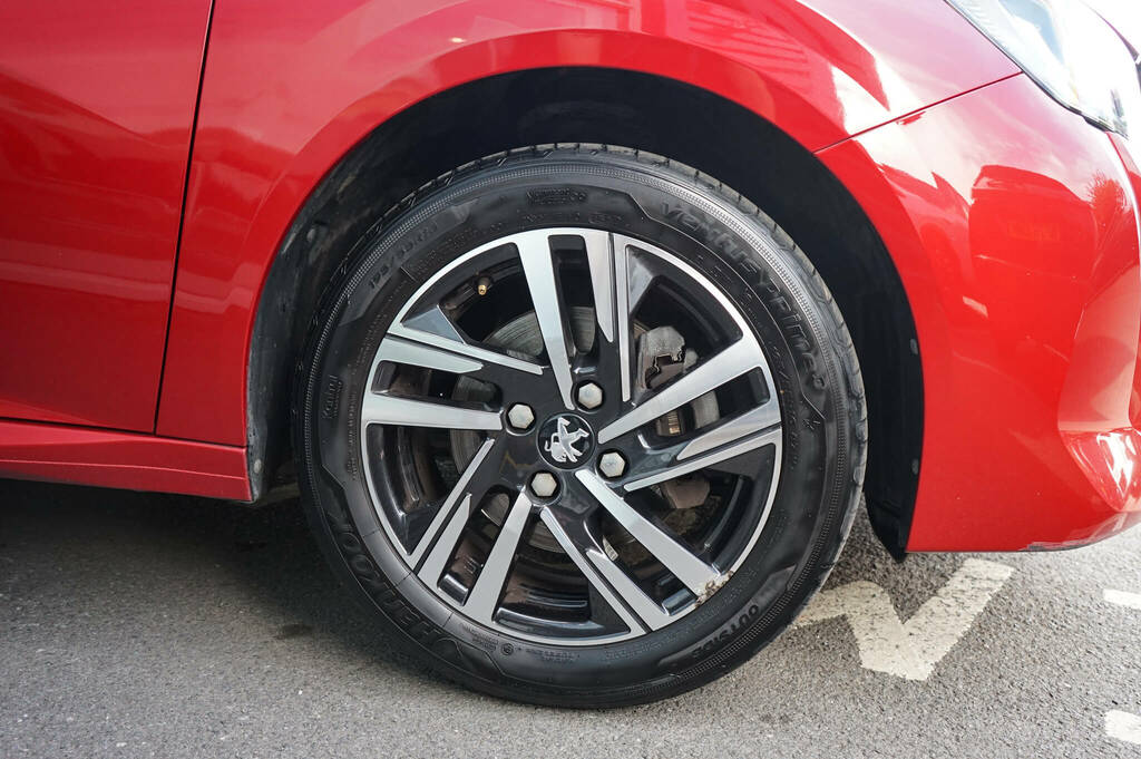 Peugeot 208 Puretech Active Premium Ss Yellow #14